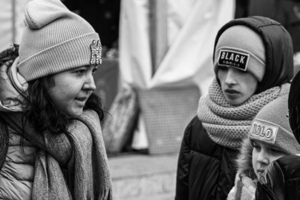 El terror de las niñas y mujeres víctimas de la invasión rusa en Ucrania, en una exposición