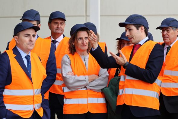 La ministra Teresa Ribera visita las instalaciones de Forgasa en Ariño, un proyecto que apuesta por la economía circular