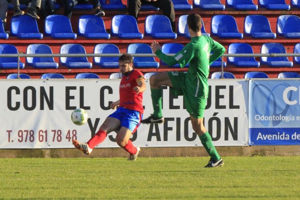 Jael, jugador del CD Teruel: Es de agradecer el apoyo de la directiva en nuestra situación