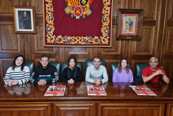 Dance & Fitness Mudéjar organiza una Masterclass de Baile en el Frontón Pinilla destinada al programa de personas mayores de Cruz Roja en Teruel