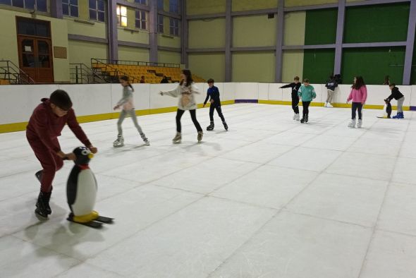 Una pista de patinaje e hinchables para animar las tardes de diciembre en Utrillas