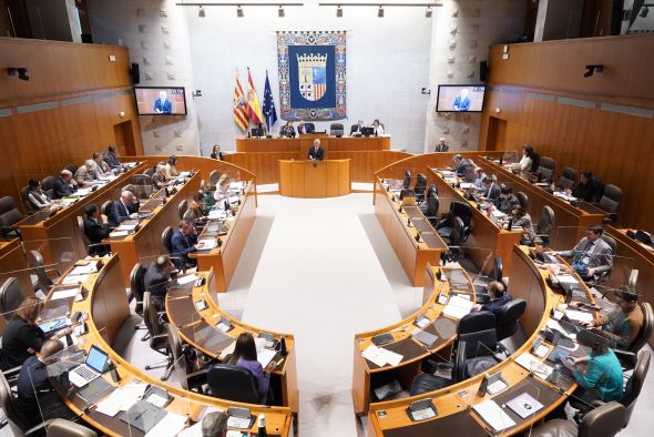 La macroencuesta del CIS en Aragón da al PSOE entre 27 y 40 escaños y al PP entre 16 y 22