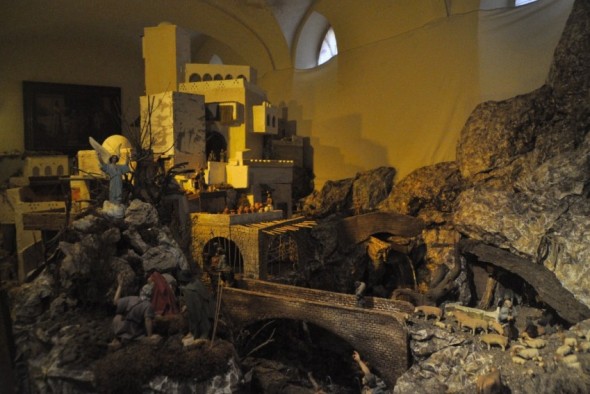 Belenes solidarios, espectaculares y minimalistas en la iglesia de San Francisco