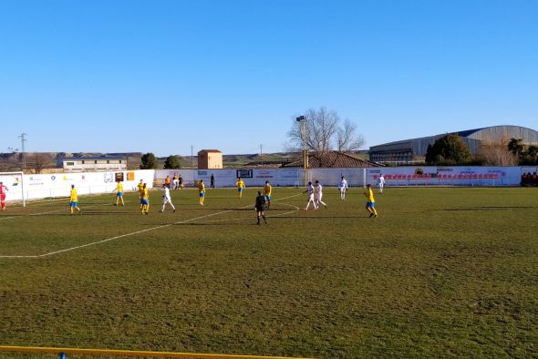 El Utrillas se esfuma tras el descanso y termina arrasado por el vendaval (4-2)