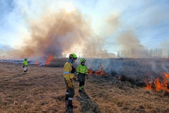 El Gobierno de Aragón lleva a cabo una quema controlada en 25 hectáreas del El Prado de Cella