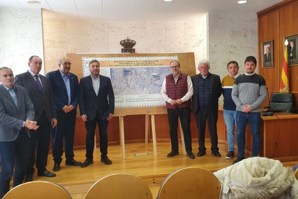 Soro presenta en Calamocha el proyecto de ensanche de la carretera que conecta el Jiloca con Cuencas Mineras