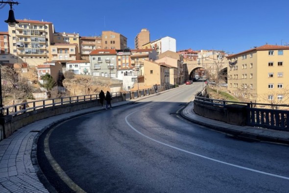 Ganar Teruel denuncia el mal estado del firme del puente la Reina