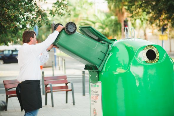 Arranca una campaña para impulsar el reciclaje de envases de vidrio en establecimientos hosteleros de Teruel