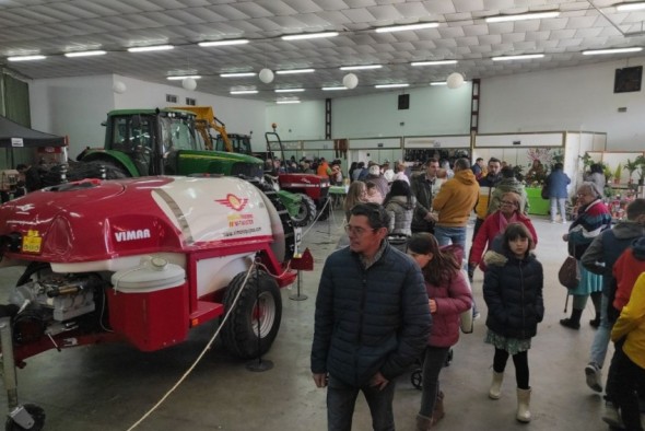 Valdealgorfa celebra su Feria de la Almendra con esperanza de tener una mejor cosecha en septiembre