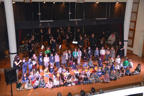 Doscientos niños y 500 espectadores en ‘El brujo despistado’ de la Escuela de Música