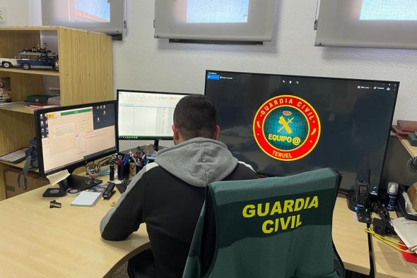 La Guardia Civil de Teruel detiene a dos hombres e investiga a otros dos por estafa continuada por internet, blanqueo de capitales y pertenencia a organización criminal