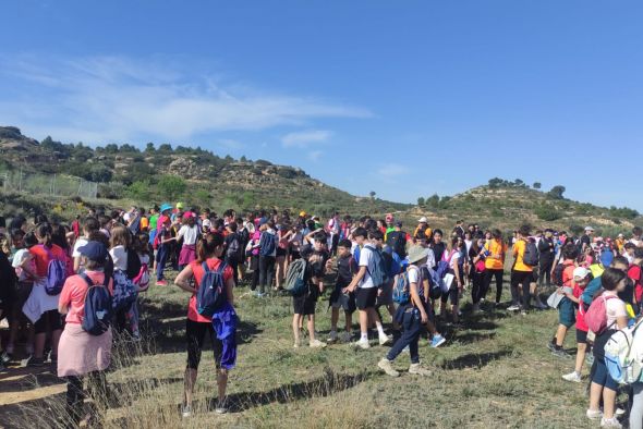 Jornada de convivencia en el campo de alunos de sexto de Primaria y primero de ESO de Alcañiz