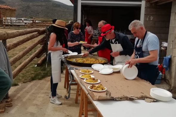 Los vecinos de Cantavieja celebran San Blas en la ermita que lleva su nombre