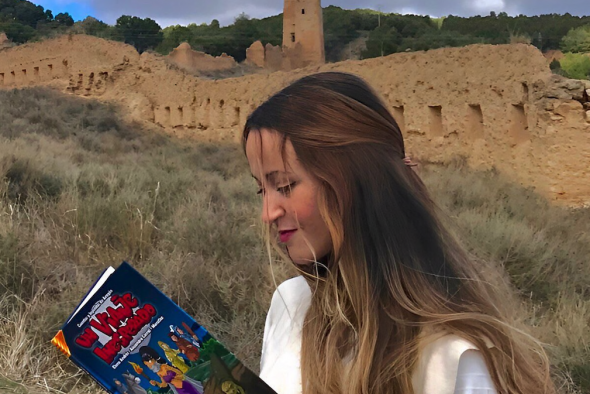 Elena Andrés, coautora del cómic 'Un viaje inesperado' presentado en la Feria del Libro de Teruel: Tenemos que usar la tecnología en favor de nuestro patrimonio, sobre todo para conocerlo mejor