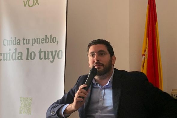 Vox pisa el acelerador en su campaña presentando a sus candidatos