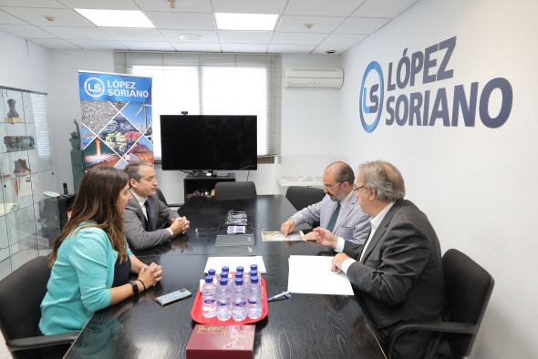 La empresa AIR del grupo López Soriano presenta su proyecto para reciclado de aviones en el Aeropuerto de Teruel