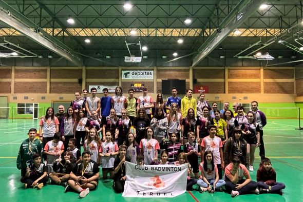 Entrega de trofeos de los Juegos Municipales de Primavera de bádminton