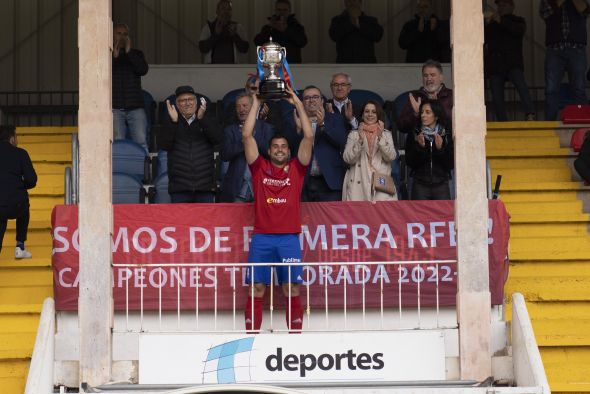 Cabetas seguirá capitaneando al CD Teruel en Primera RFEF