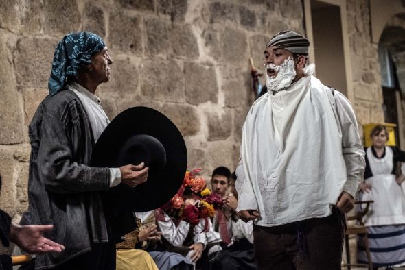 El Dance de la Guirnalda de Los Olmos tiene futuro con el relevo generacional