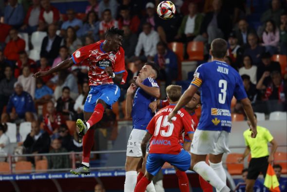 El CD Teruel sufre una derrota inmerecida (2-1) en el primer partido de liga