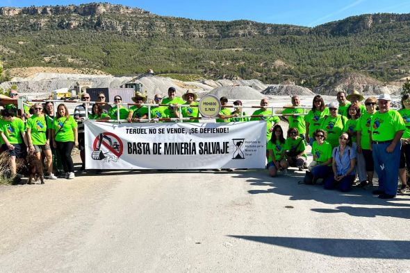 Decenas de personas conocen el impacto de las explotaciones mineras en Santolea