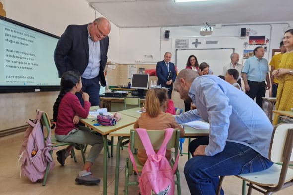 La reapertura del colegio público de Alacón es el reflejo de la apuesta por la escuela rural
