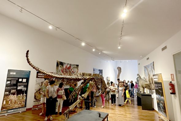 La Fundación Dinópolis exhibe en Jaén una muestra de dinosaurios gigantes