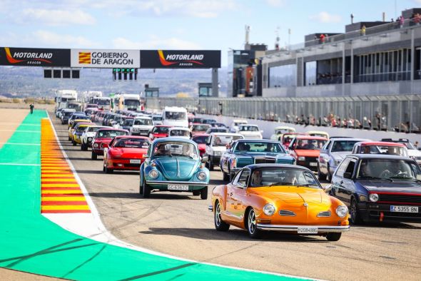 MotorLand Classic Festival cierra con un espectacular desfile repleto de clásicos de la historia del motor