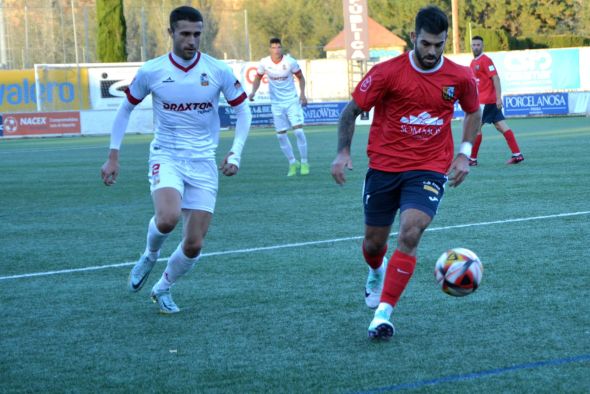 El CD Utrillas gana a la heroica en Fraga tras una hora en inferioridad numérica (0-1)