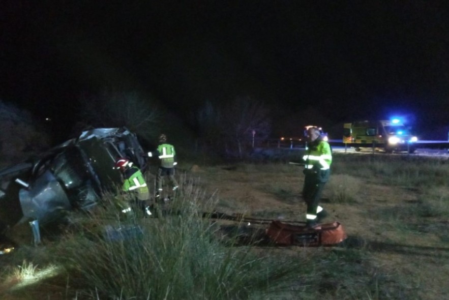 Un joven de 21 años muere en un accidente de tráfico en Villaspesa y dos resultan heridos graves