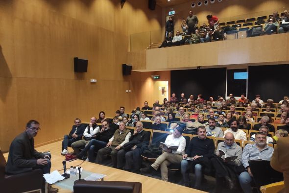 Presentado el libro que recopila la trayectoria centenaria del Alcañiz Club de Fútbol