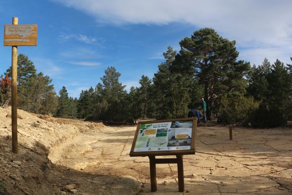 La Fundación Dinópolis acondiciona un yacimiento de huellas de dinosaurios en Mosqueruela para su visita turística