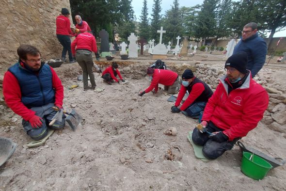 La asociación Pozos de Caudé seguirá buscando en la fosa de Albarracín a las mujeres de Cella fusiladas