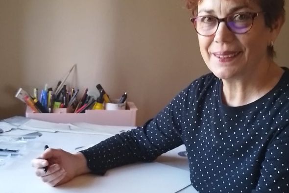 Caterina Burgos, artista y grabadora: Me gusta que las obras sean únicas, que no haya copias por ahí, incluso desde el grabado