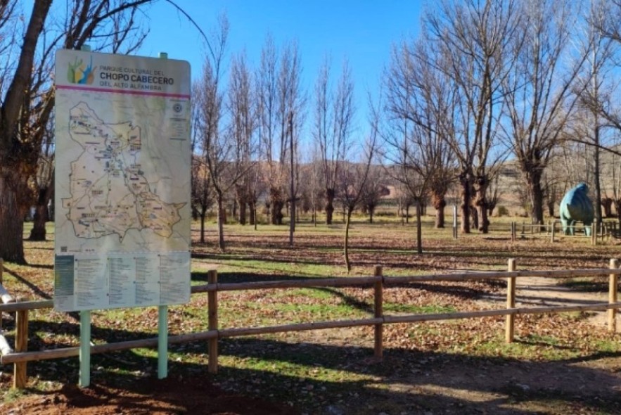 El Parque Cultural del Chopo Cabecero instala nuevos paneles de información turística