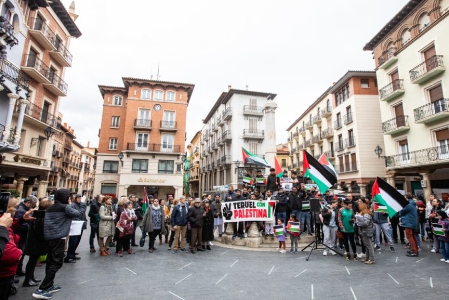 Decenas de personas reclaman en Teruel  y Alcorisa el fin de la ocupación de Gaza