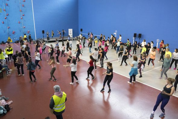 Zumba solidaria para sumarse a la causa de los afectados por el derrumbe del 13 de junio