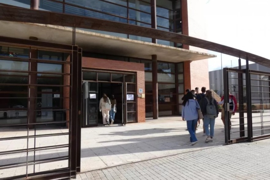 Una veintena de empresas tecnológicas e industriales de Teruel buscan talento en una jornada en la Escuela Politécnica