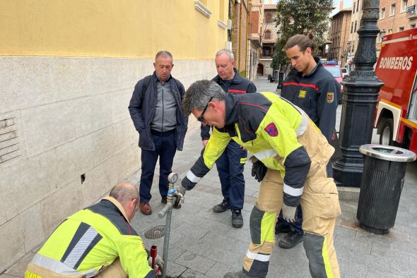 El Servicio de Bomberos de la DPT revisa y geolocaliza todos los hidrantes y bocas de riego de la provincia