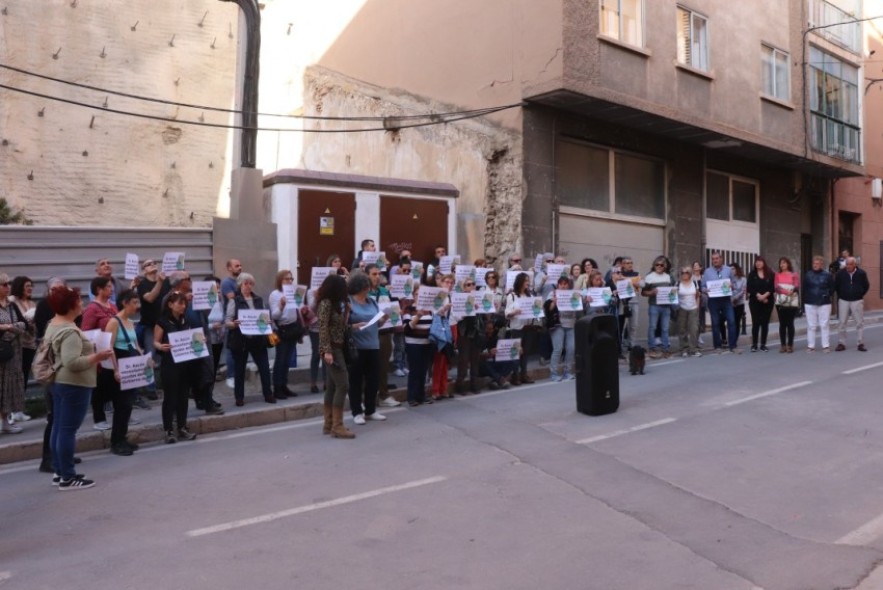 Los vecinos del edificio derrumbado en Teruel, preocupados por el retraso del desescombro