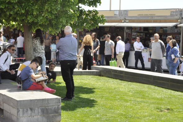 Casi 2.800 libros vendidos hacen de la novena edición la mejor Feria de Teruel hasta ahora