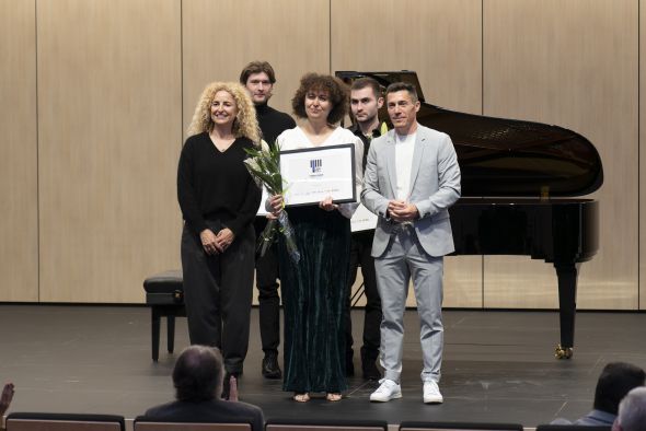 La artista madrileña Laura Ballestrino gana  el concurso de piano Antón García Abril