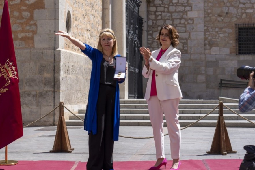 La alcaldesa de Teruel, Emma Buj: “Los turolenses nos sentimos muy orgullosos de nuestra Policía Local”