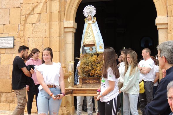 Cortes de Aragón cumple  y sale en romería hasta  la Virgen de la Aliaga