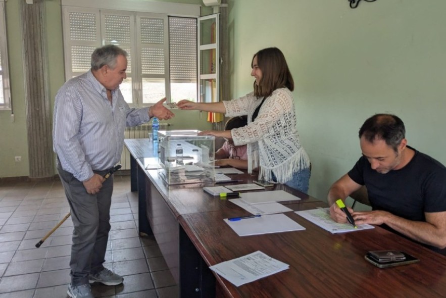 La participación electoral en la provincia de Teruel cae más de siete puntos hasta las 14 horas