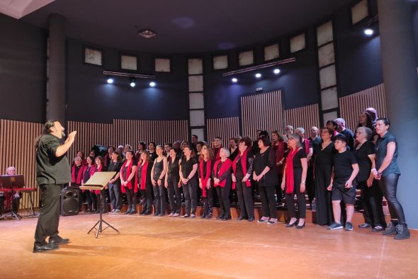 Los turolenses disfrutan de un magnífico recital de los coros de Teruel y Ademuz