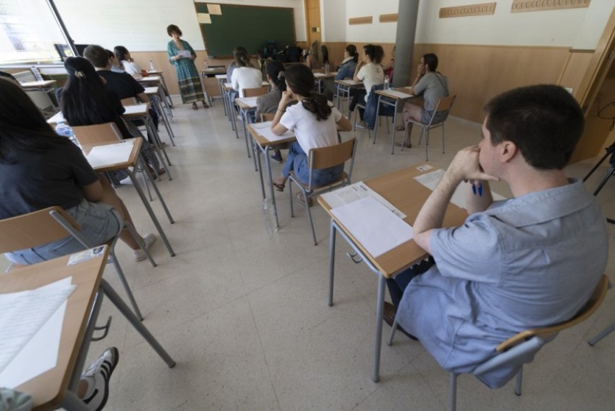 Más de 2.300 aspirantes concurren este sábado a las oposiciones de maestros de Primaria y Educación Física de Aragón en Teruel