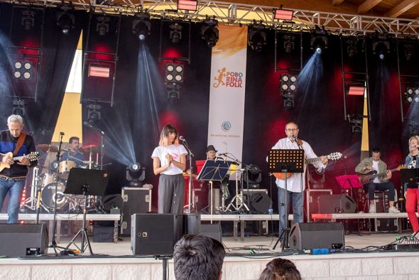 Eduardo Paz lleva al Poborina las canciones de La Bullonera, Labordeta y Carbonell