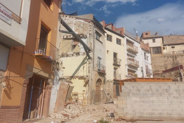 Ordenan el derribo de otra casa en la calle Trinidad  de Alcañiz por el reventón