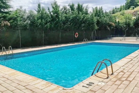 Quejas en Fórnoles por los abonos de la piscina que distinguen entre estar empadronado o no